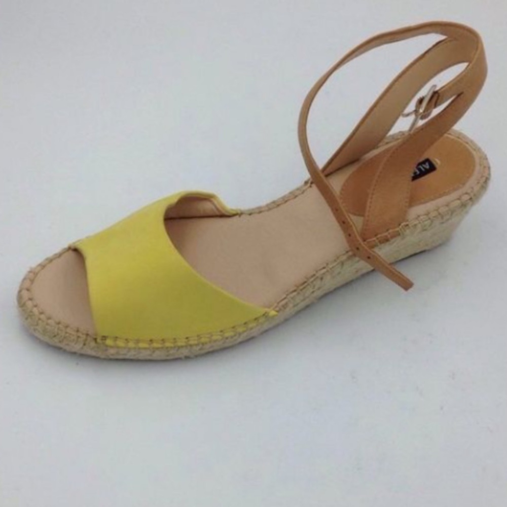 Alex Marie Sz 8 ankle strap nubuck yellow leather espadrille wedges sandalsโ